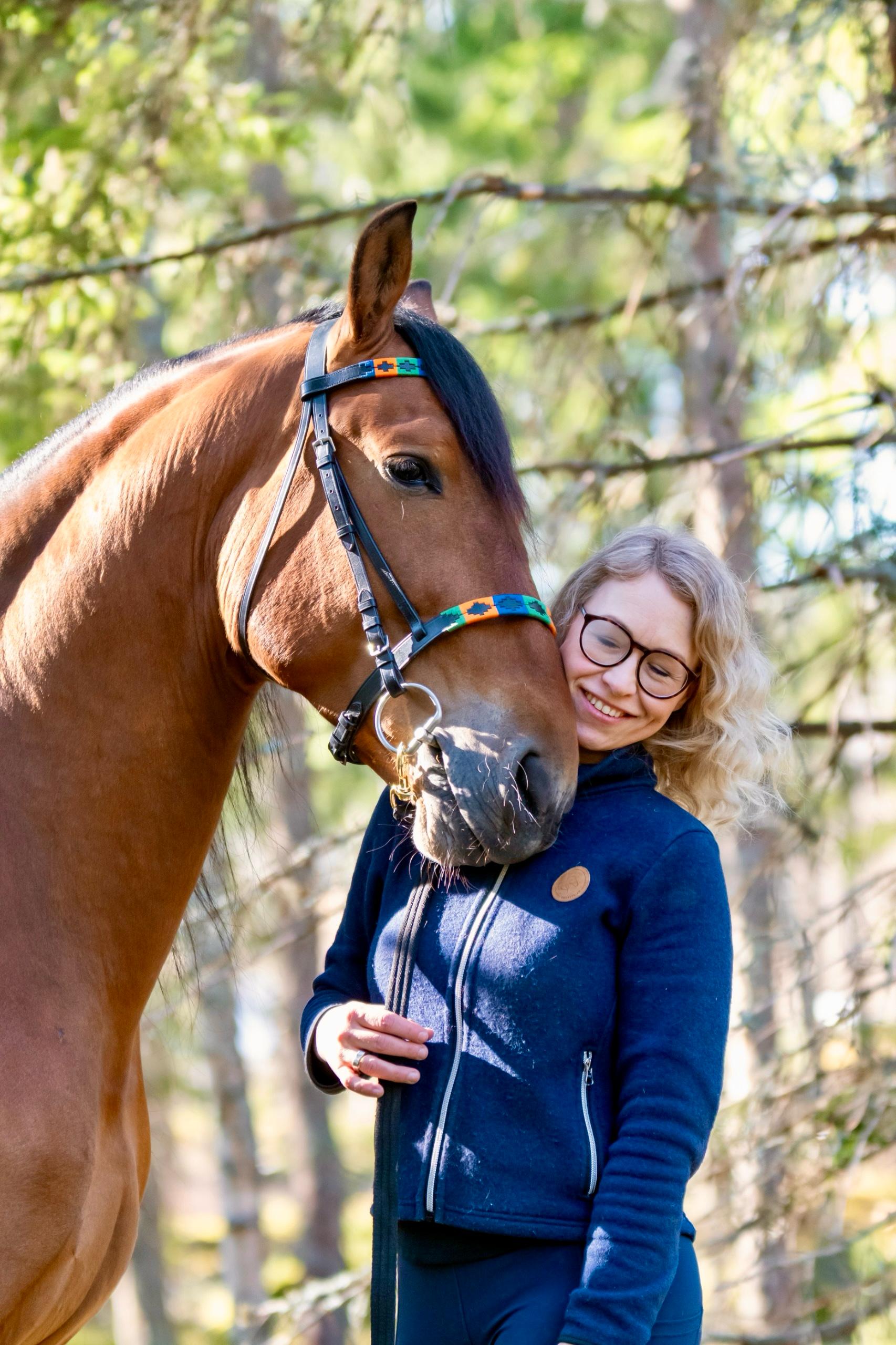 Kaisa Jaakkola ja Giraldillo-hevonen, hevosavusteinen valmennus